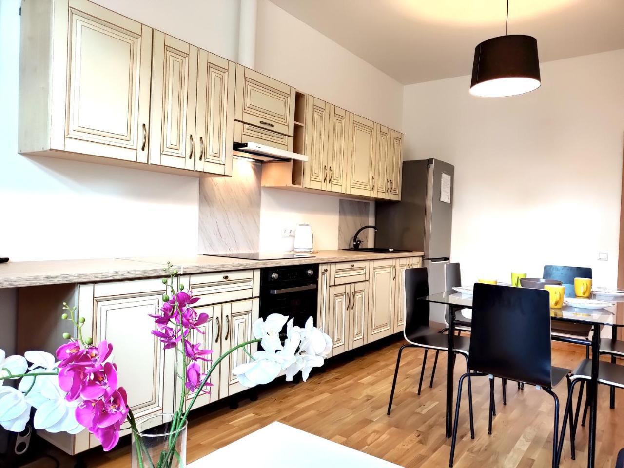 Brivibas Center Apartments Riga Bagian luar foto
